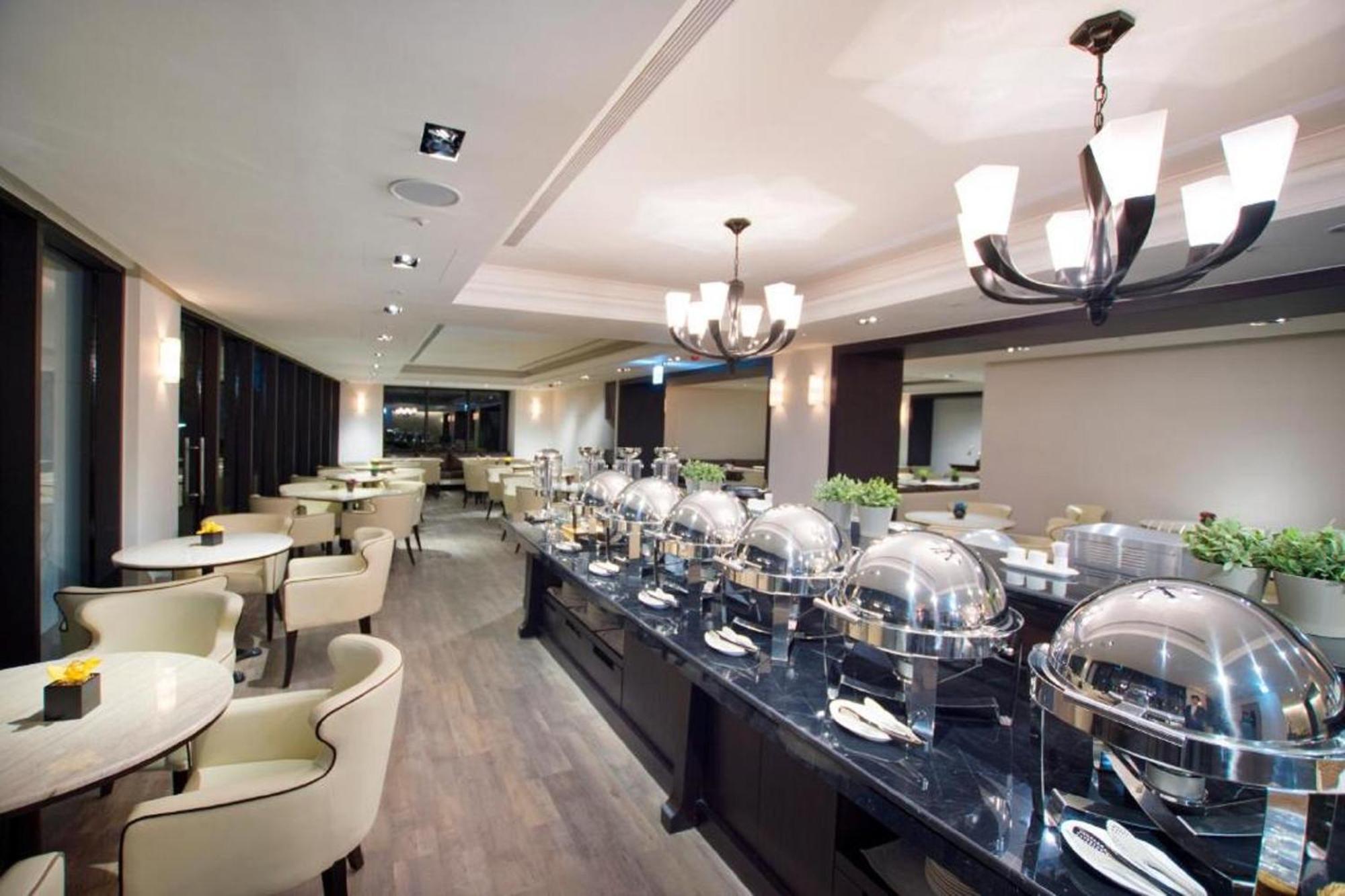 53 Hotel Тайчжун Экстерьер фото